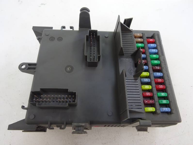 CAJA RELES FUSIBLES RENAULT LAGUNA II 2004 1.9 DCI D (120 CV)