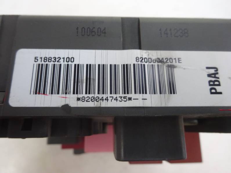 CAJA RELES FUSIBLES RENAULT LAGUNA II 2004 1.9 DCI D (120 CV)