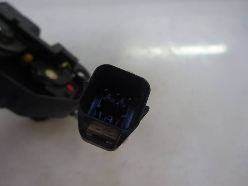 CERRADURA PUERTA DELANTERA DERECHA HYUNDAI GETZ 2005 1.5 CRDI (82 CV)