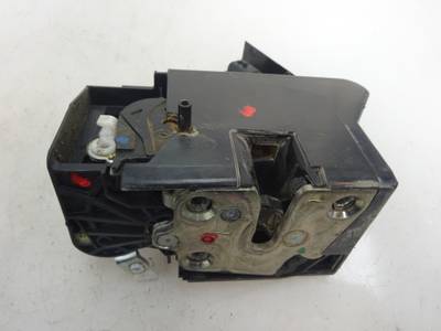 CERRADURA PUERTA TRASERA DERECHA DACIA SANDERO 2016 1.0 TCE (101 CV)