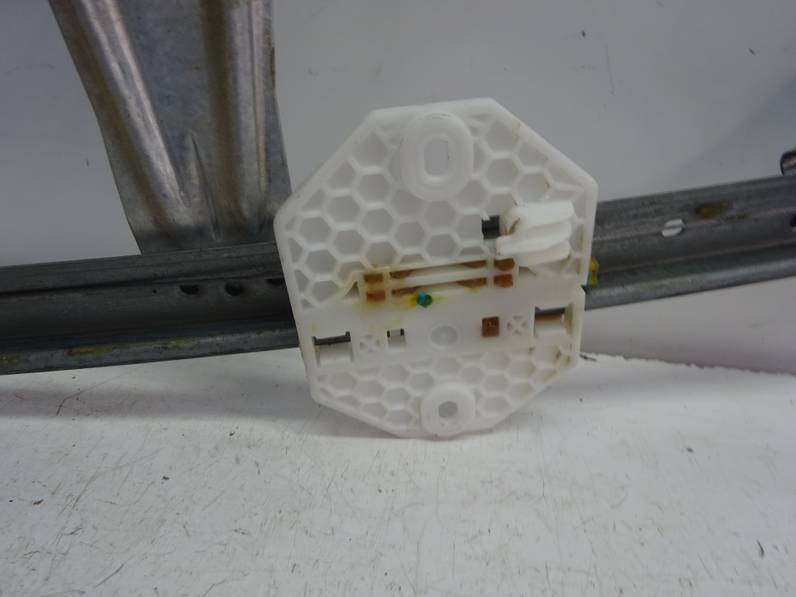 ELEVALUNAS TRASERO DERECHO DACIA SANDERO 2016 1.0 TCE (101 CV)