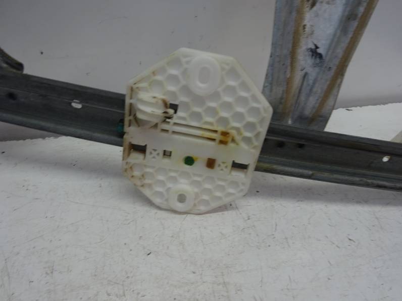 ELEVALUNAS TRASERO IZQUIERDO DACIA SANDERO 2016 1.0 TCE (101 CV)