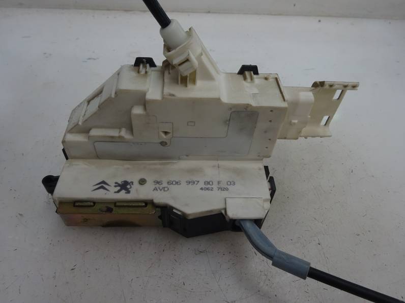 CERRADURA PUERTA DELANTERA DERECHA CITROEN C4 BERLINA 2006 1.6 16V HDI (90 CV)