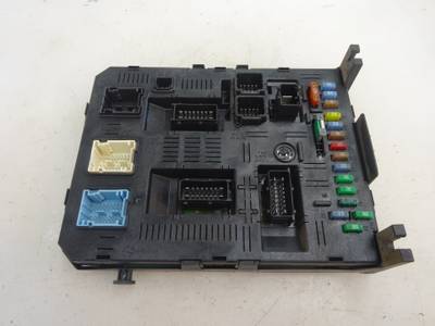 CAJA RELES FUSIBLES CITROEN C4 BERLINA 2006 1.6 16V HDI (90 CV)