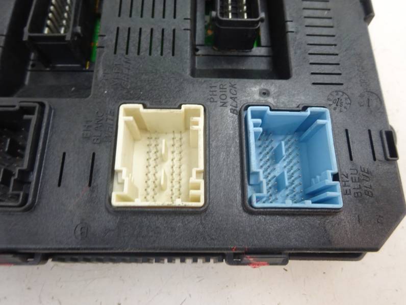 CAJA RELES FUSIBLES CITROEN C4 BERLINA 2006 1.6 16V HDI (90 CV)