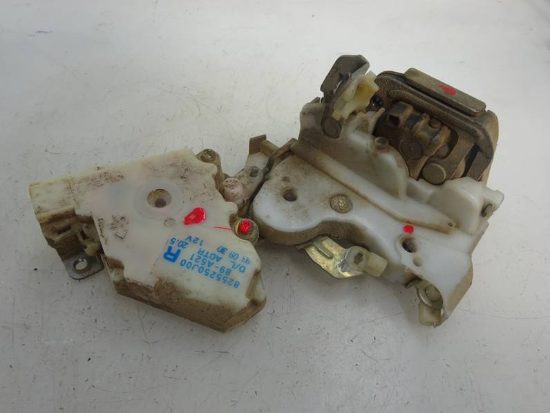 CERRADURA PUERTA TRASERA DERECHA NISSAN TERRANO TERRANO II 1995 2.7 TURBODIESEL (101 CV)