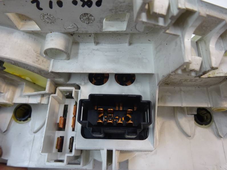 MANDO CALEFACCION AIRE ACONDICIONADO VOLKSWAGEN POLO 2001 1.9 SDI (64 CV)