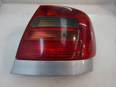 PILOTO TRASERO DERECHO AUDI A4 BERLINA 1998 1.9 TDI (110 CV)