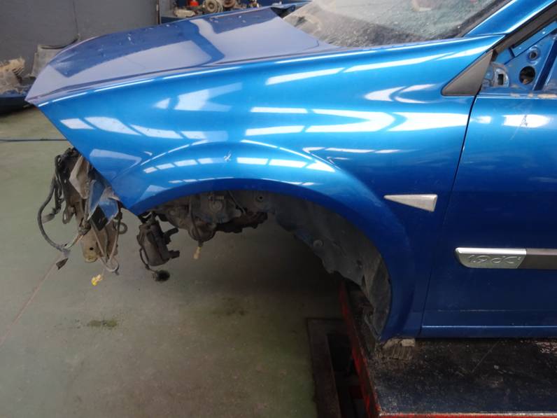 ALETA DELANTERA IZQUIERDA RENAULT MEGANE II BERLINA 3P 2003 1.9 DCI D (120 CV)