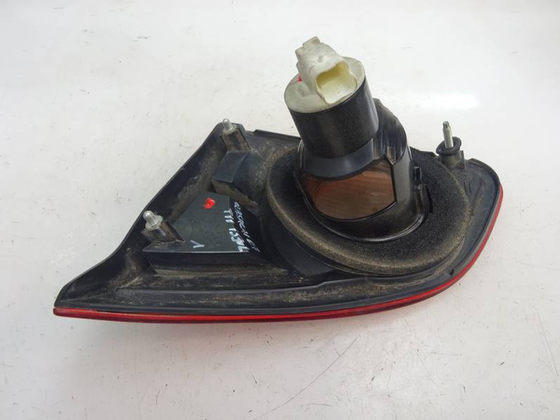 PILOTO TRASERO IZQUIERDO INTERIOR NISSAN QASHQAI 2007 1.5 DCI TURBODIESEL (106 CV)