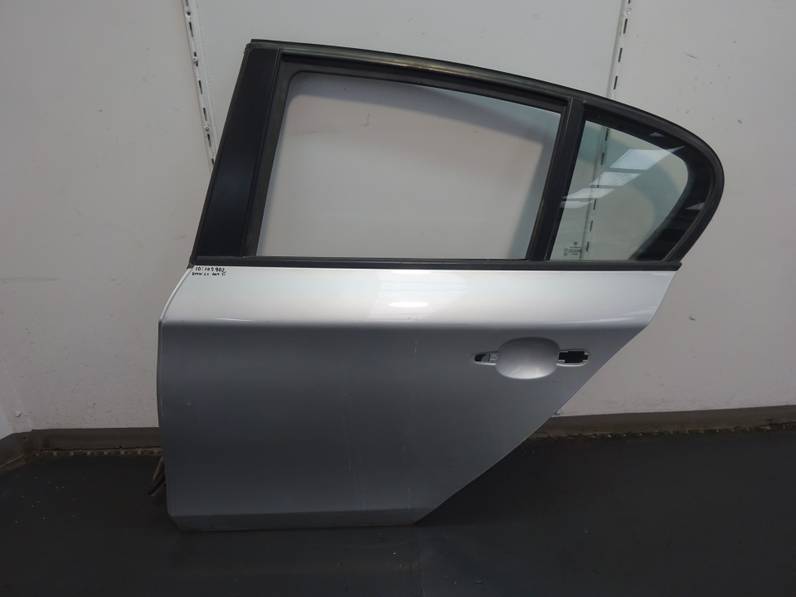 PUERTA TRASERA IZQUIERDA BMW SERIE 1 BERLINA 2009 2.0 TURBODIESEL (143 CV)