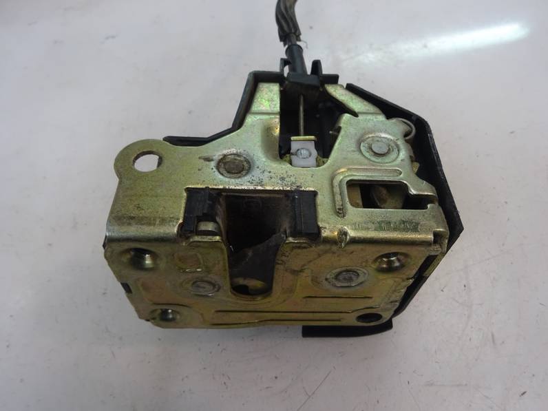 CERRADURA PUERTA DELANTERA DERECHA RENAULT CLIO II FASE II 2001 1.2 (58 CV)