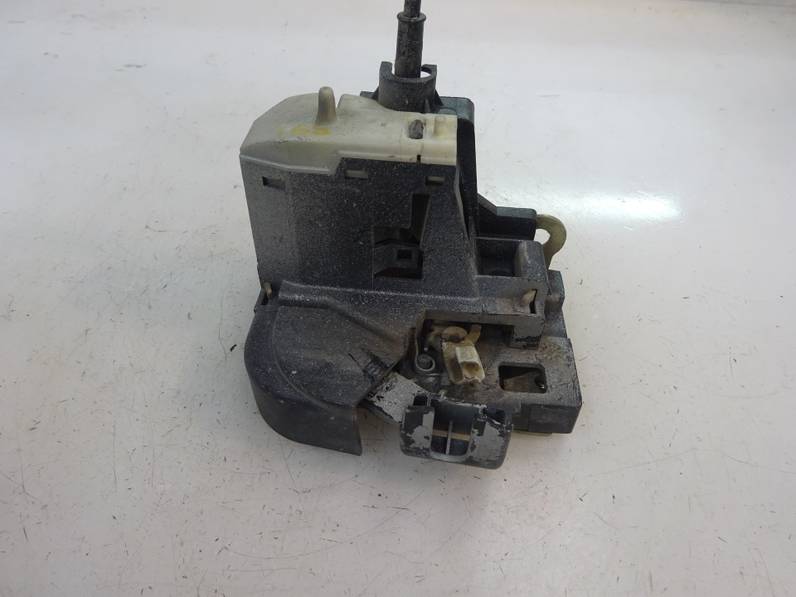 CERRADURA PUERTA DELANTERA DERECHA RENAULT CLIO II FASE II 2001 1.2 (58 CV)