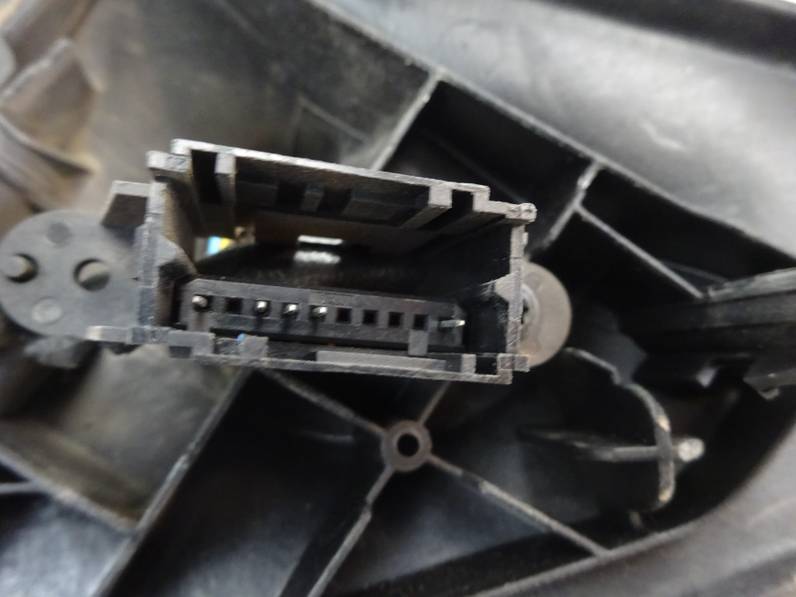 RETROVISOR IZQUIERDO RENAULT CLIO II FASE II 2001 1.2 (58 CV)