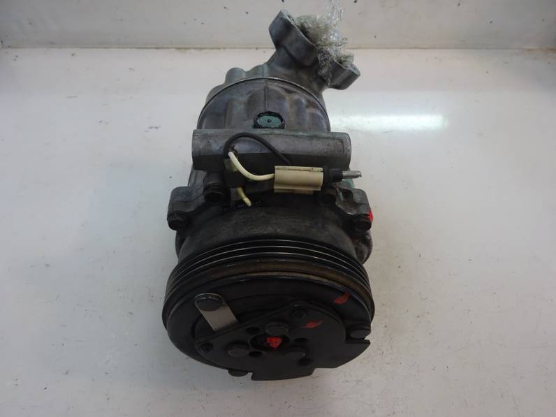 COMPRESOR AIRE ACONDICIONADO RENAULT CLIO II FASE II 2001 1.2 (58 CV)