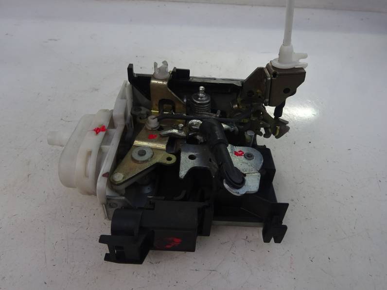 CERRADURA PUERTA DELANTERA DERECHA AUDI A3 2002 1.6 (102 CV)