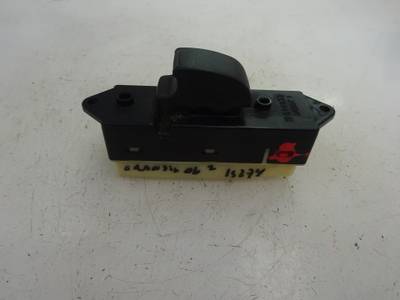 MANDO ELEVALUNAS TRASERO DERECHO MITSUBISHI GRANDIS 2006 2.0 DI-D (136 CV)