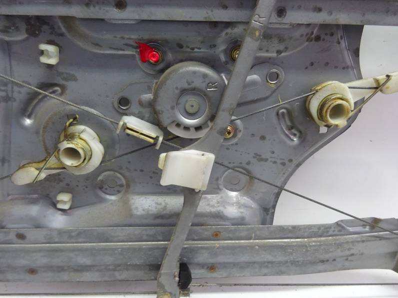 ELEVALUNAS DELANTERO DERECHO MITSUBISHI GRANDIS 2006 2.0 DI-D (136 CV)