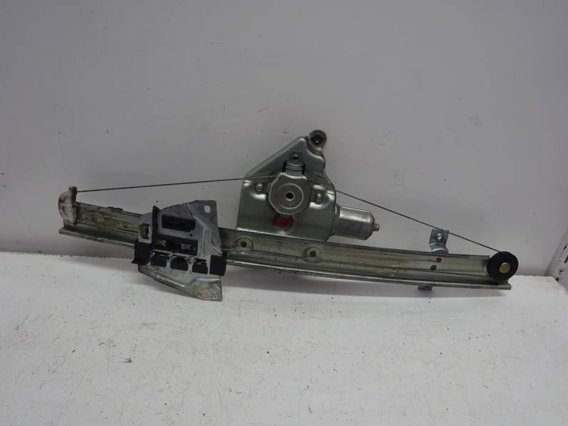 ELEVALUNAS TRASERO IZQUIERDO MITSUBISHI GRANDIS 2006 2.0 DI-D (136 CV)