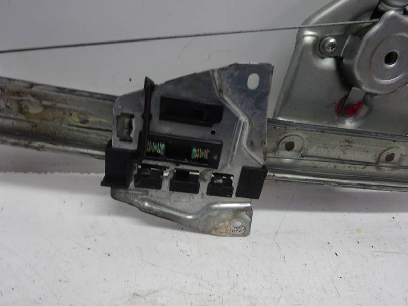 ELEVALUNAS TRASERO IZQUIERDO MITSUBISHI GRANDIS 2006 2.0 DI-D (136 CV)