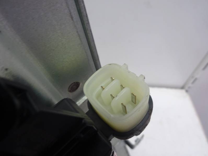 ELEVALUNAS TRASERO IZQUIERDO MITSUBISHI GRANDIS 2006 2.0 DI-D (136 CV)