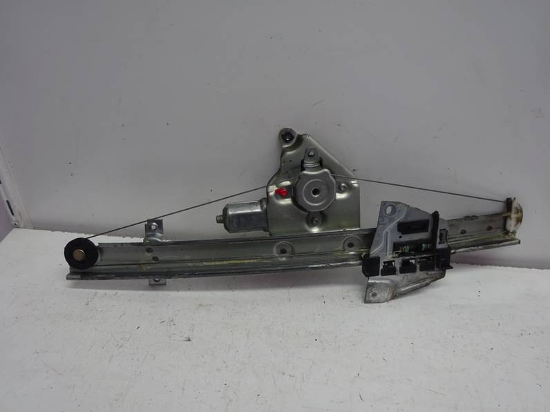 ELEVALUNAS TRASERO DERECHO MITSUBISHI GRANDIS 2006 2.0 DI-D (136 CV)