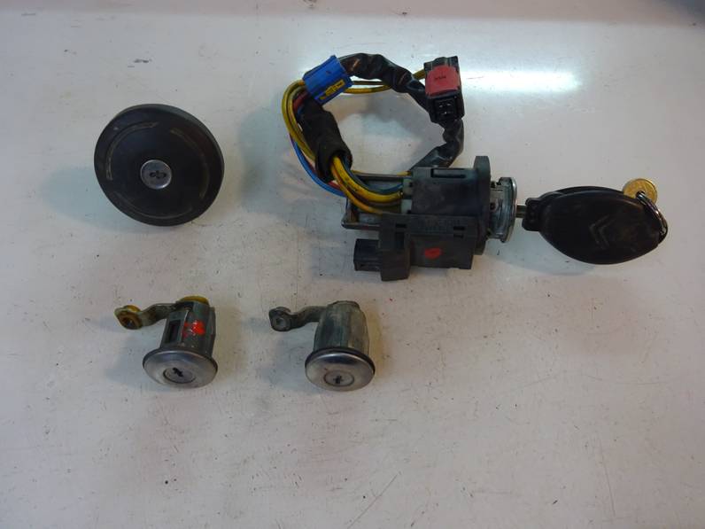 CONMUTADOR DE ARRANQUE CITROEN XSARA BERLINA 2001 1.9 D (69 CV)