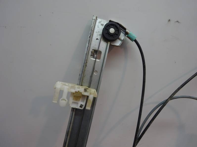 ELEVALUNAS DELANTERO IZQUIERDO CITROEN XSARA BERLINA 2001 1.9 D (69 CV)