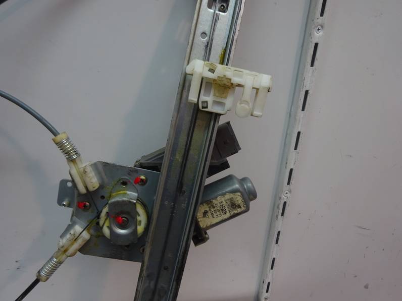 ELEVALUNAS DELANTERO IZQUIERDO CITROEN XSARA BERLINA 2001 1.9 D (69 CV)