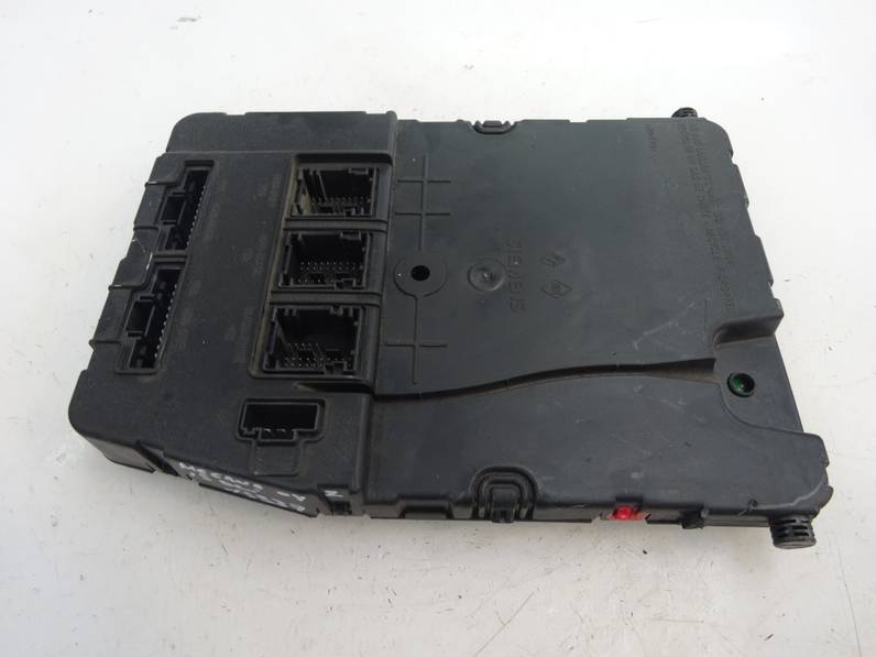 CAJA RELES FUSIBLES RENAULT MEGANE II BERLINA 5P 2004 1.5 DCI D (82 CV)