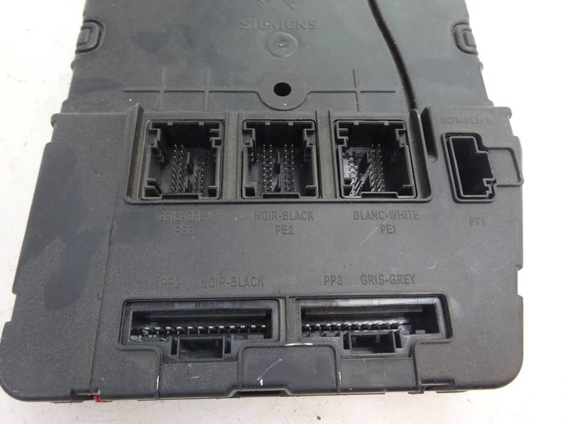 CAJA RELES FUSIBLES RENAULT MEGANE II BERLINA 5P 2004 1.5 DCI D (82 CV)