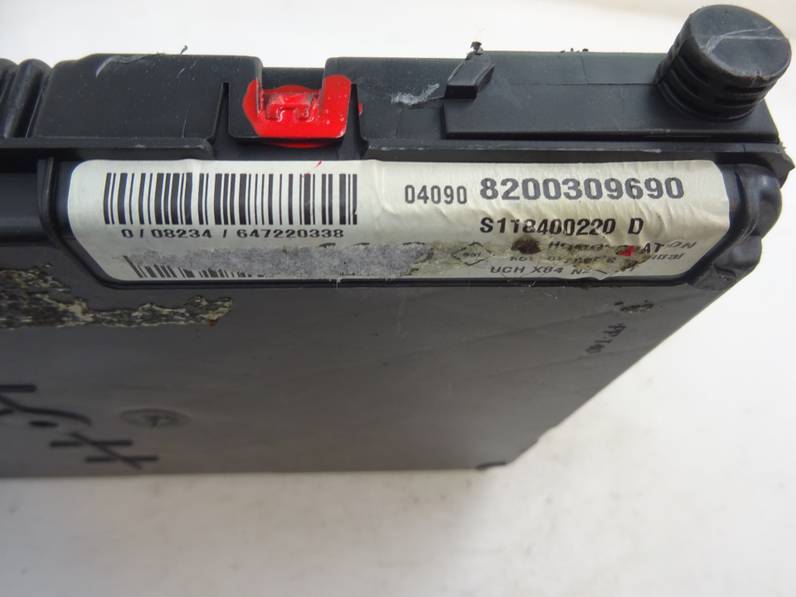 CAJA RELES FUSIBLES RENAULT MEGANE II BERLINA 5P 2004 1.5 DCI D (82 CV)