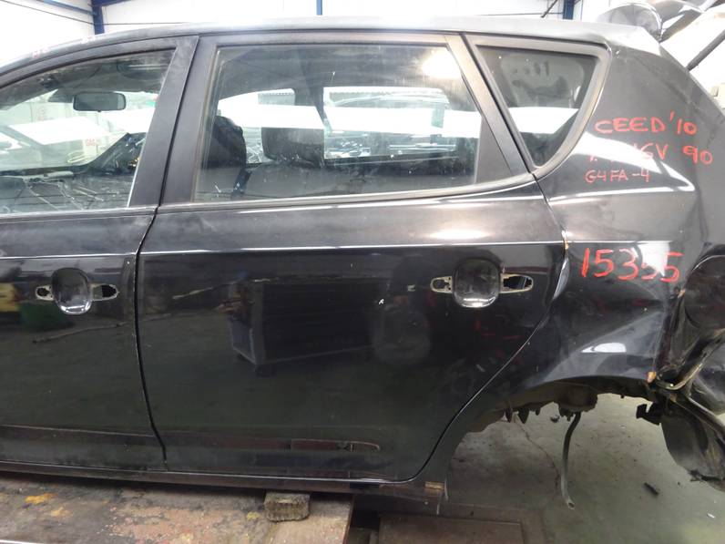 PUERTA TRASERA IZQUIERDA KIA CEE D 2010 1.4 (90 CV)