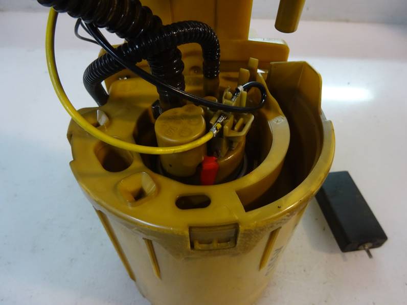 BOMBA COMBUSTIBLE VOLKSWAGEN CADDY KA KB 2012 1.6 TDI (102 CV)