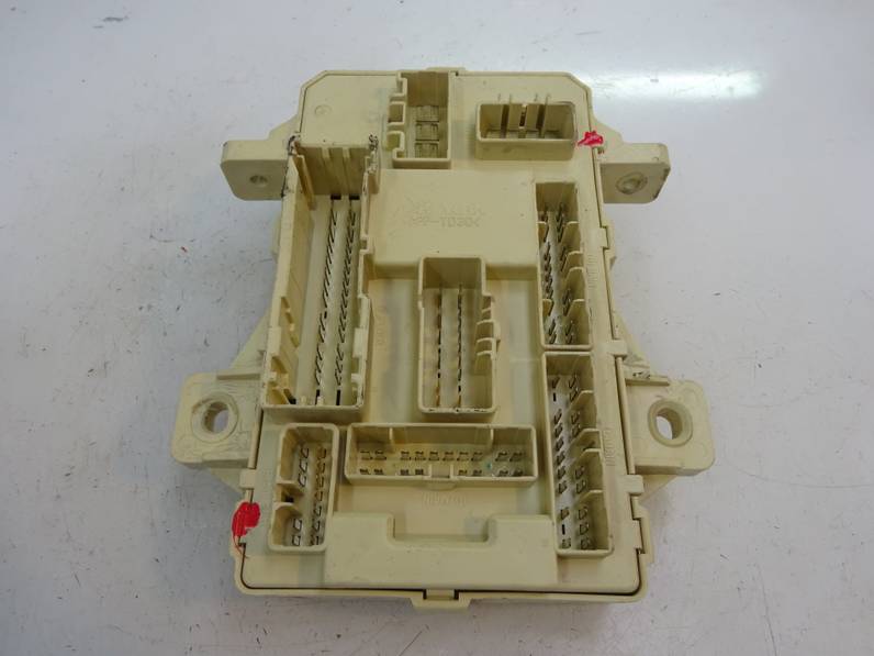 CAJA RELES FUSIBLES KIA CEE D 2010 1.4 (90 CV)