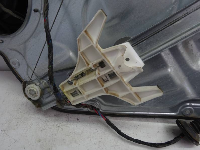 ELEVALUNAS TRASERO IZQUIERDO KIA CEE D 2010 1.4 (90 CV)