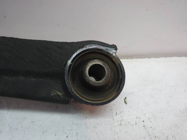 BRAZO SUSPENSION INFERIOR TRASERO IZQUIERDO KIA CEE D 2010 1.4 (90 CV)