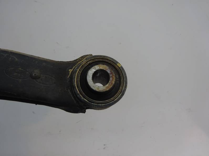 BRAZO SUSPENSION SUPERIOR TRASERO IZQUIERDO KIA CEE D 2010 1.4 (90 CV)