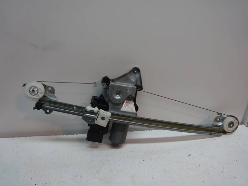 ELEVALUNAS TRASERO IZQUIERDO MERCEDES CLASE E BERLINA DIESEL 1999 3.0 TURBODIESEL (177 CV)