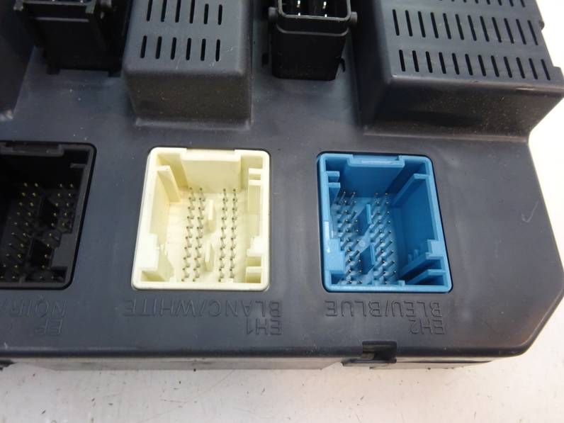 CAJA RELES FUSIBLES CITROEN C4 BERLINA 2008 1.6 16V HDI (90 CV)