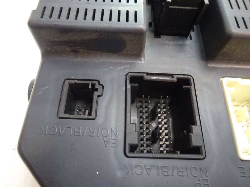 CAJA RELES FUSIBLES CITROEN C4 BERLINA 2008 1.6 16V HDI (90 CV)