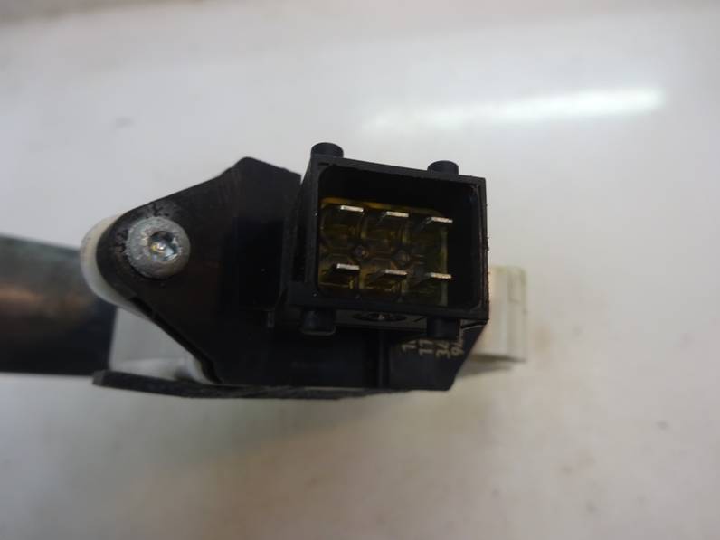 MOTOR ELEVALUNAS TRASERO DERECHO OPEL VECTRA C CARAVAN 2006 1.9 CDTI (120 CV)