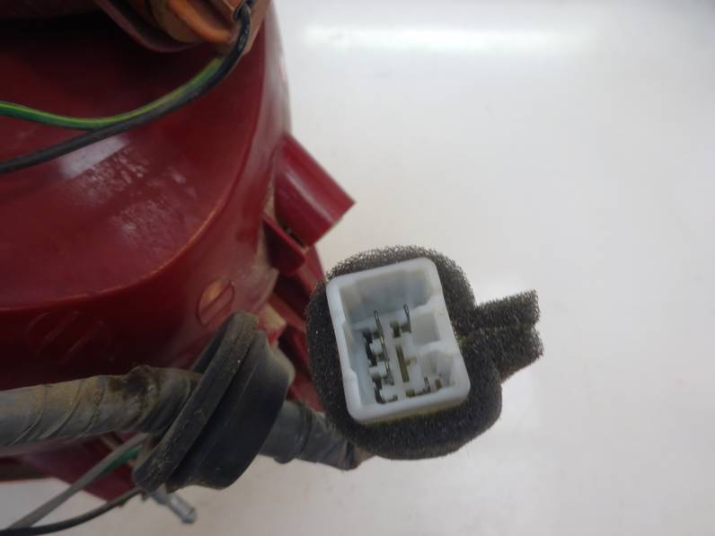 PILOTO TRASERO IZQUIERDO HYUNDAI GETZ 2007 1.5 CRDI (88 CV)