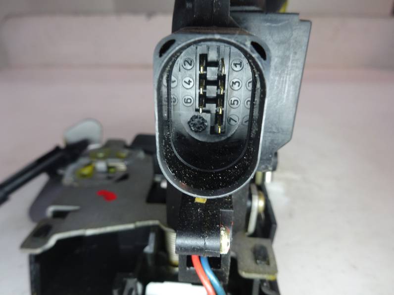 CERRADURA PUERTA TRASERA DERECHA AUDI A4 BERLINA 2003 1.9 TDI (131 CV)