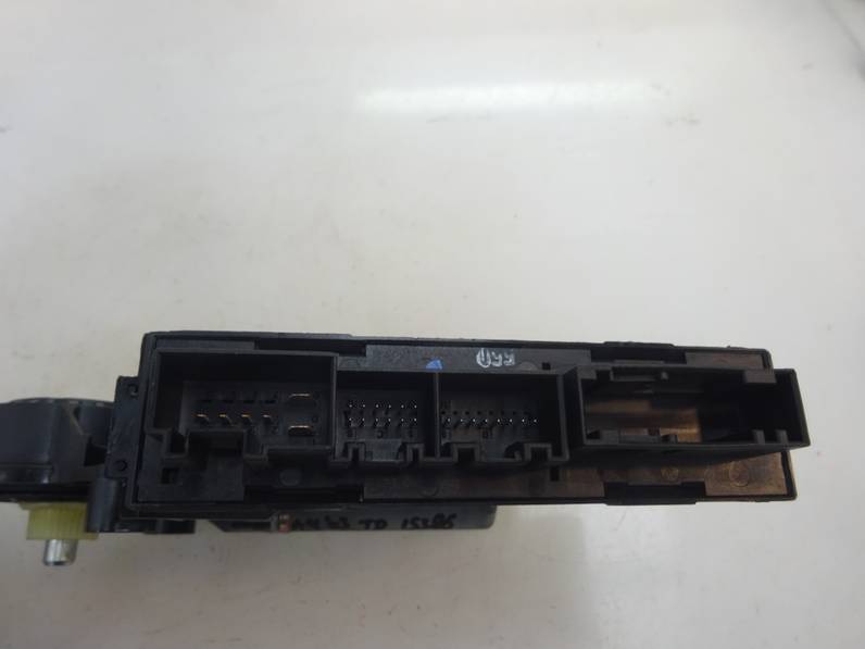 MOTOR ELEVALUNAS TRASERO DERECHO AUDI A4 BERLINA 2003 1.9 TDI (131 CV)