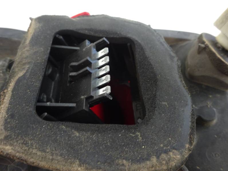 PILOTO TRASERO IZQUIERDO OPEL CORSA D 2007 1.3 16V CDTI (90 CV)