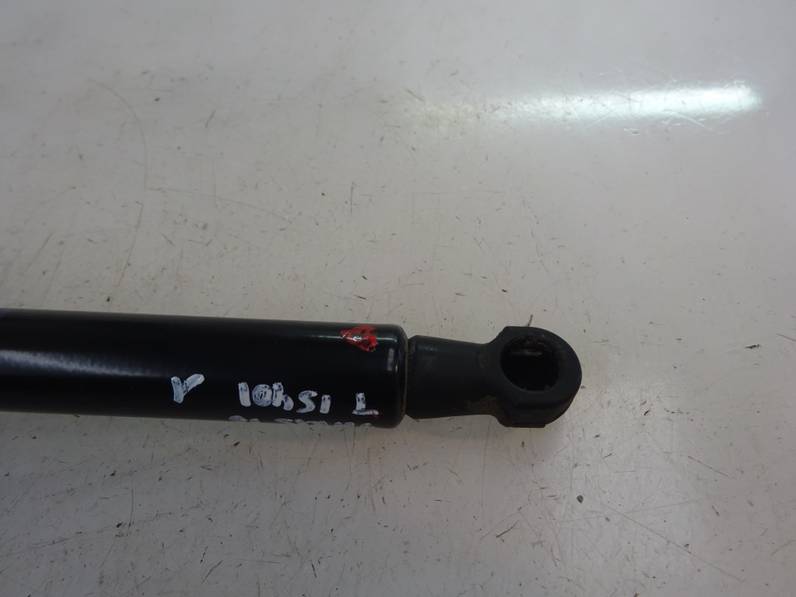 AMORTIGUADOR MALETERO PORTON TOYOTA YARIS 2016 1.0 (69 CV)