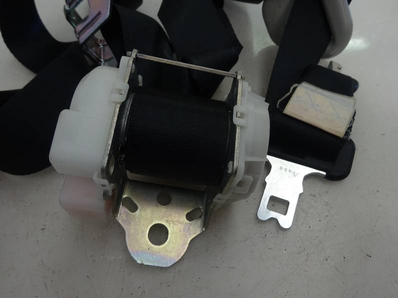 CINTURON SEGURIDAD TRASERO CENTRAL TOYOTA YARIS 2016 1.0 (69 CV)