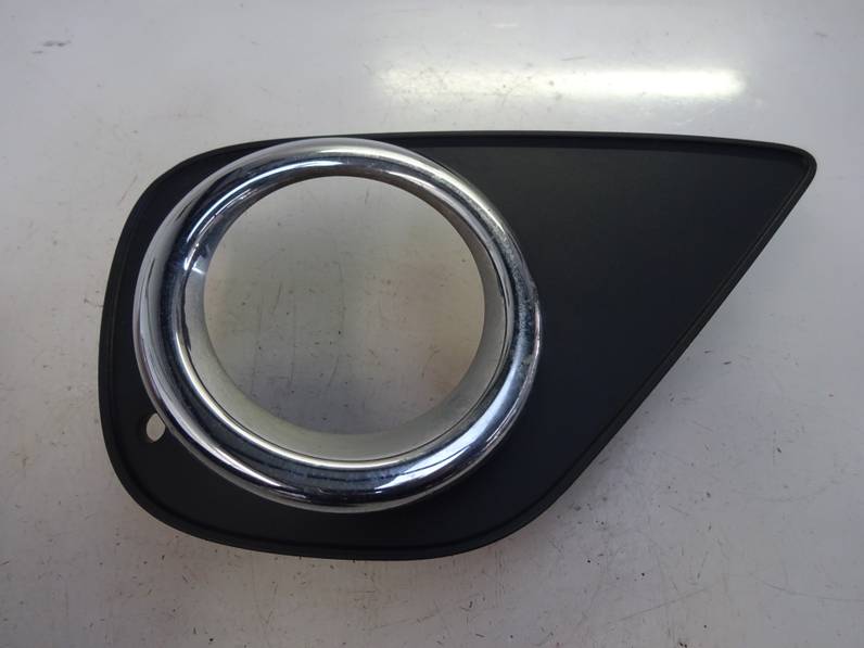 REJILLA PARAGOLPES DERECHA TOYOTA YARIS 2016 1.0 (69 CV)