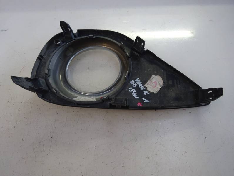 REJILLA PARAGOLPES DERECHA TOYOTA YARIS 2016 1.0 (69 CV)